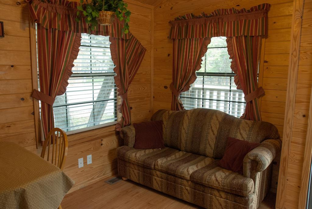 Medina Lake Camping Resort Cabin 3 Lakehills Exterior photo